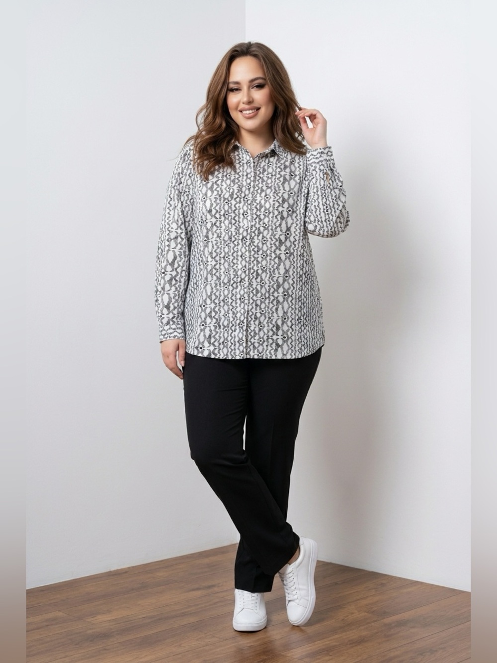 Roaman's women's 5X button-down shirt black and white geometric Ikat Print BOHO